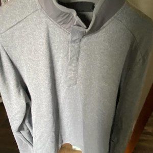 Gray Under Armour XL Mens pull over with snaps GUC